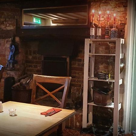 Bed and Breakfast The Coach And Horses Winchester Esterno foto