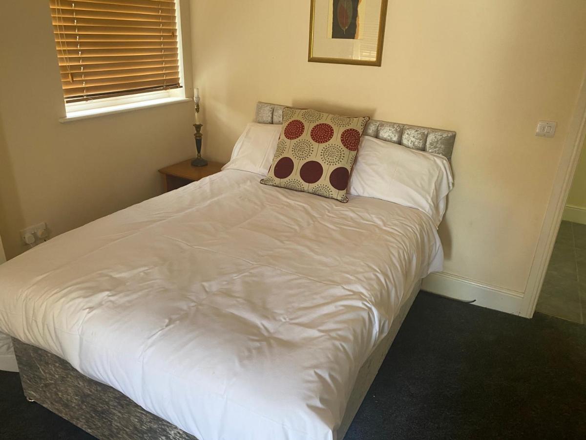 Bed and Breakfast The Coach And Horses Winchester Esterno foto
