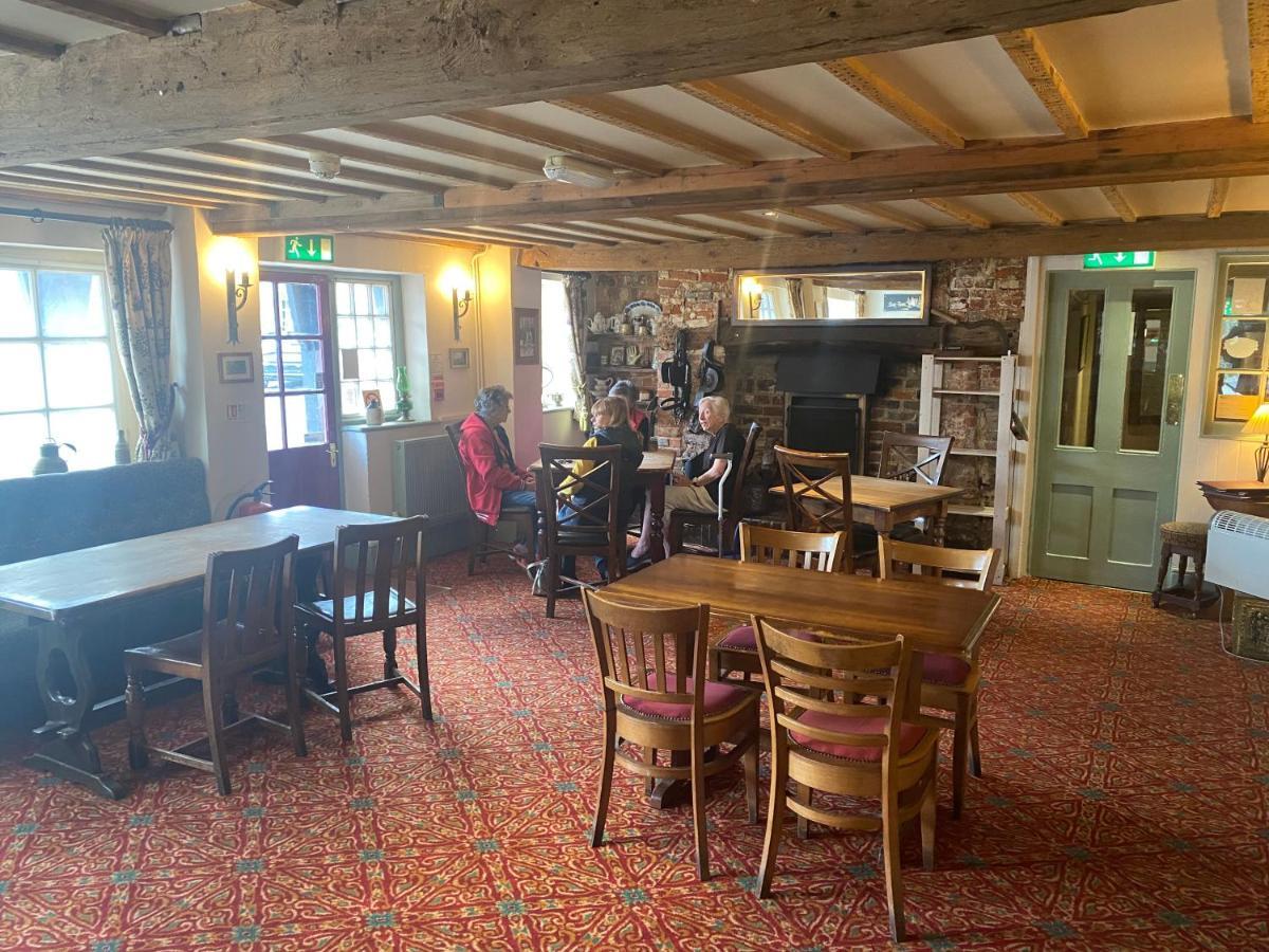 Bed and Breakfast The Coach And Horses Winchester Esterno foto