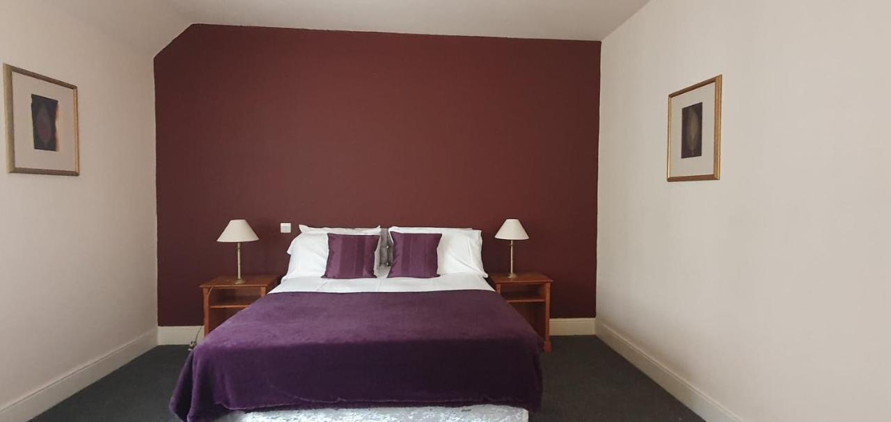 Bed and Breakfast The Coach And Horses Winchester Esterno foto