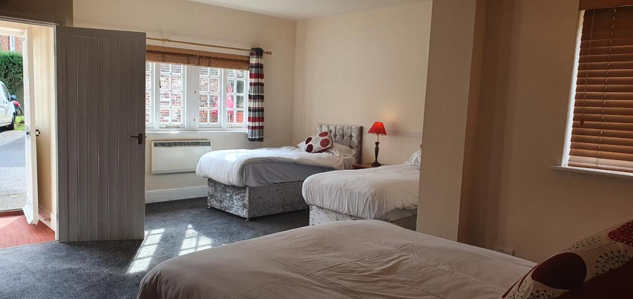 Bed and Breakfast The Coach And Horses Winchester Esterno foto