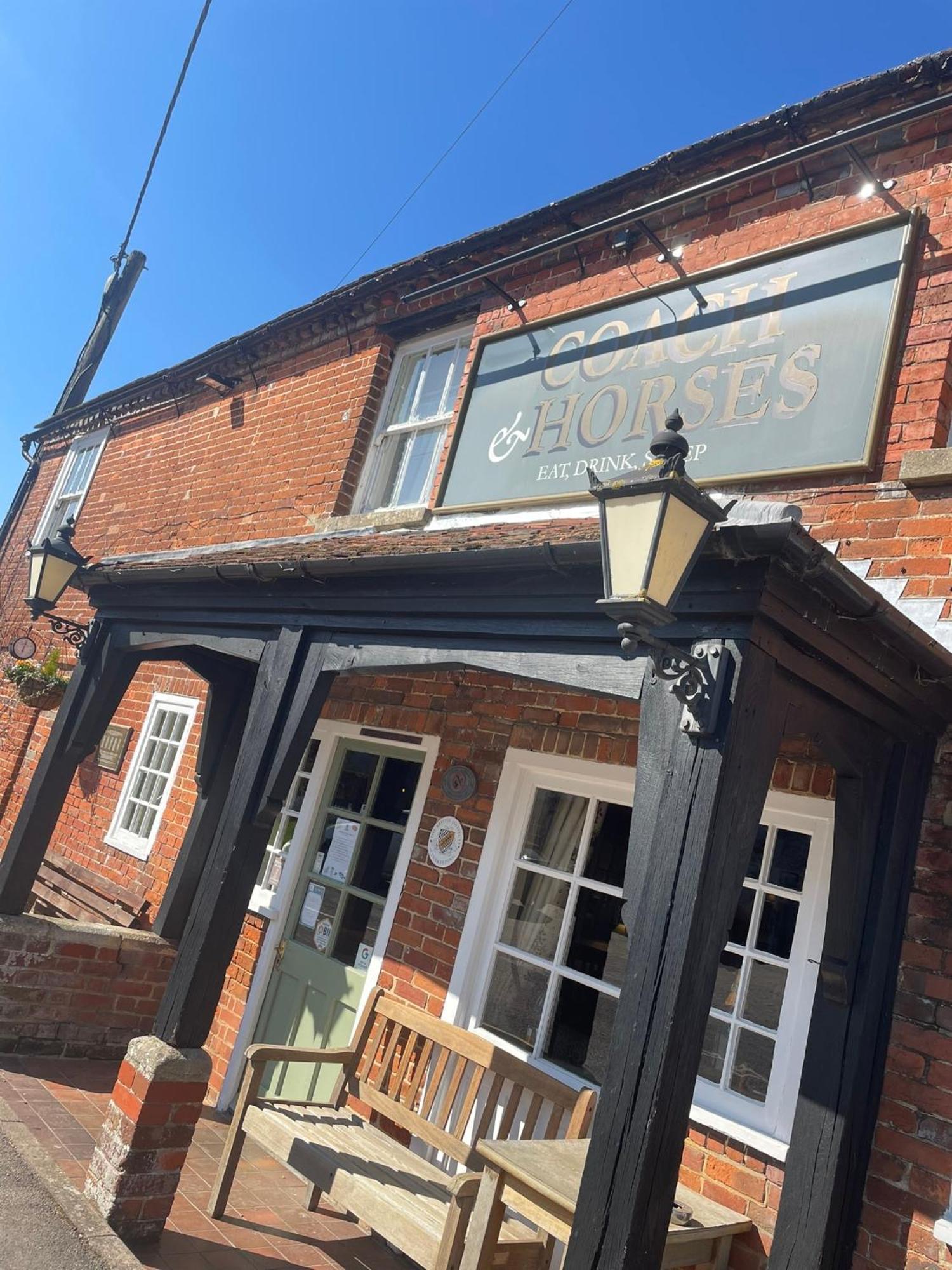 Bed and Breakfast The Coach And Horses Winchester Esterno foto