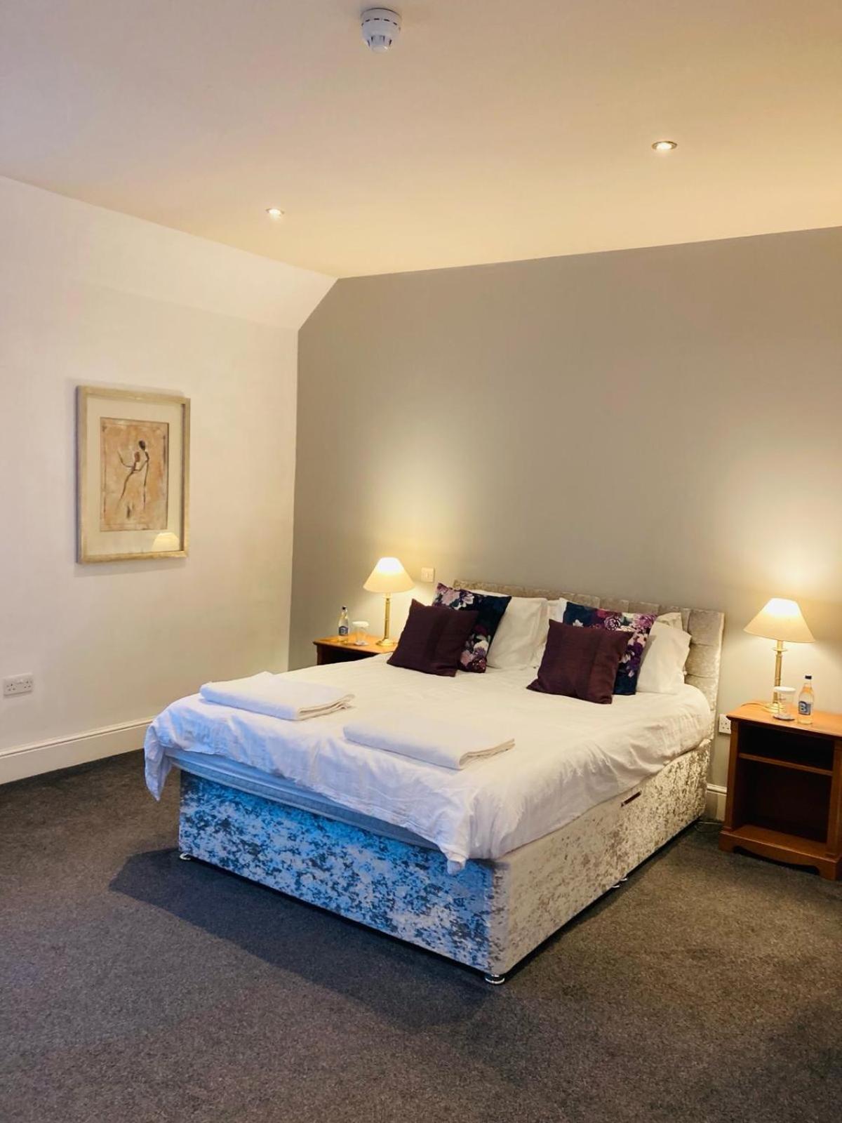 Bed and Breakfast The Coach And Horses Winchester Esterno foto